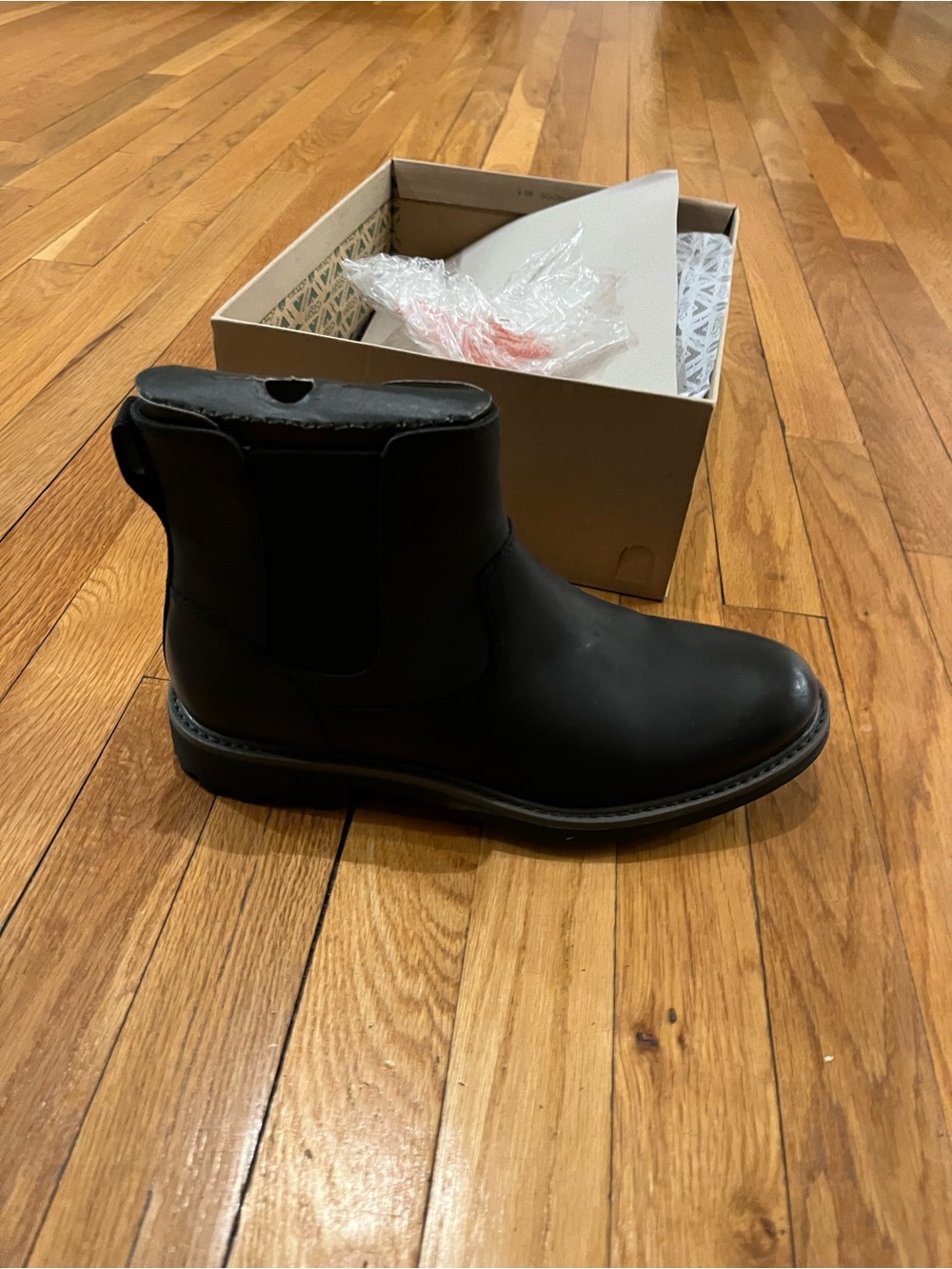 Clarks Men's Montacute Top Chelsea Boot - Black